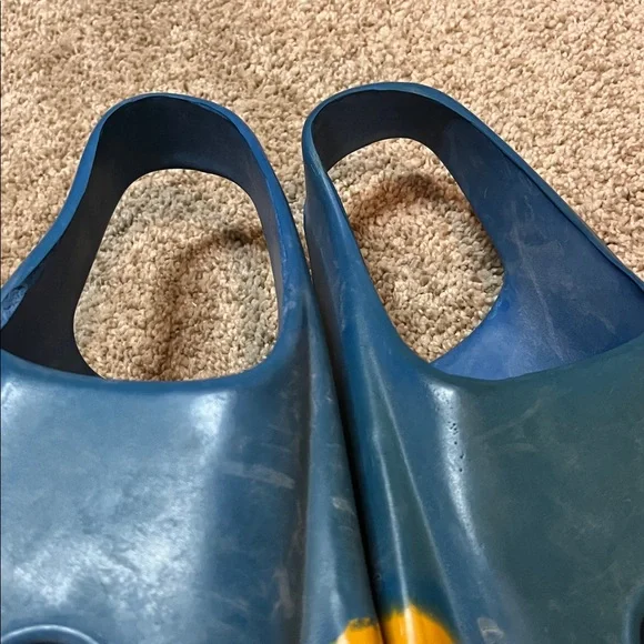 Churchill Makapuu Floating Fins - Picture 9 of 13